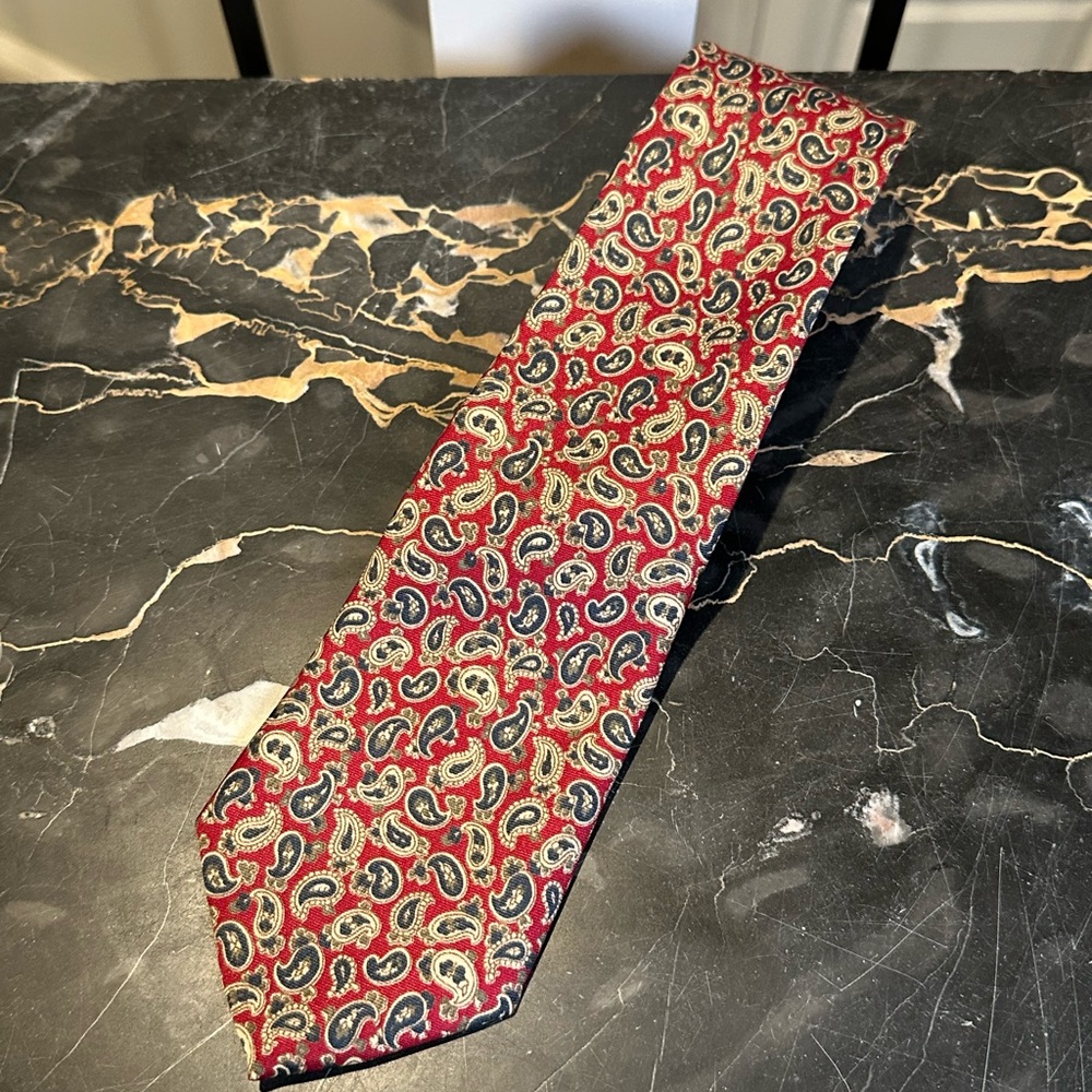 Red Paisley Italian Silk Tie Mens Vintage Formal Wear